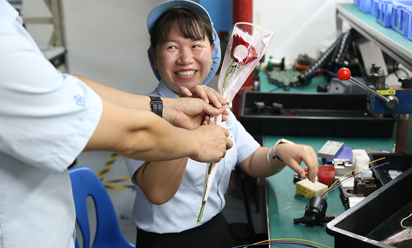 “Surprise” for production line staff on Chinese Valentine’s Day